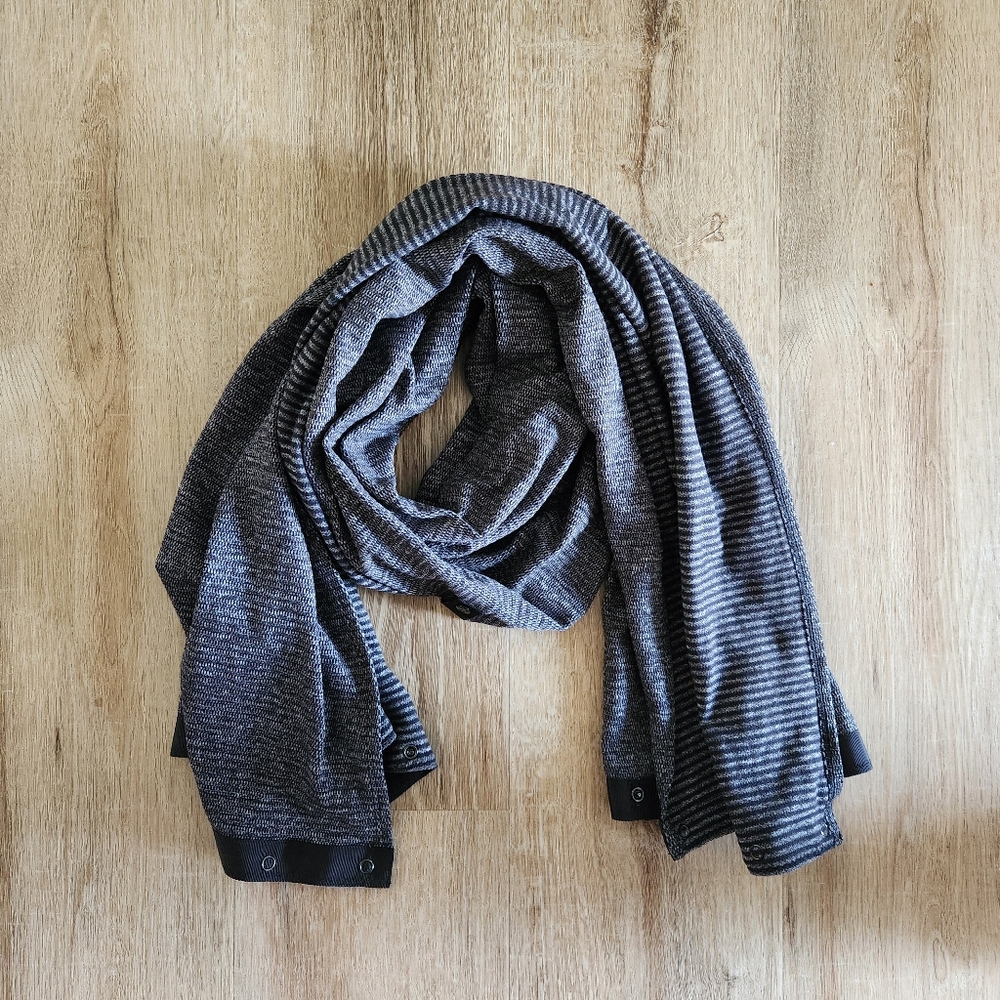 Lululemon Black & Gray Herringbone Vinyasa Snap Scarf Women's One Size